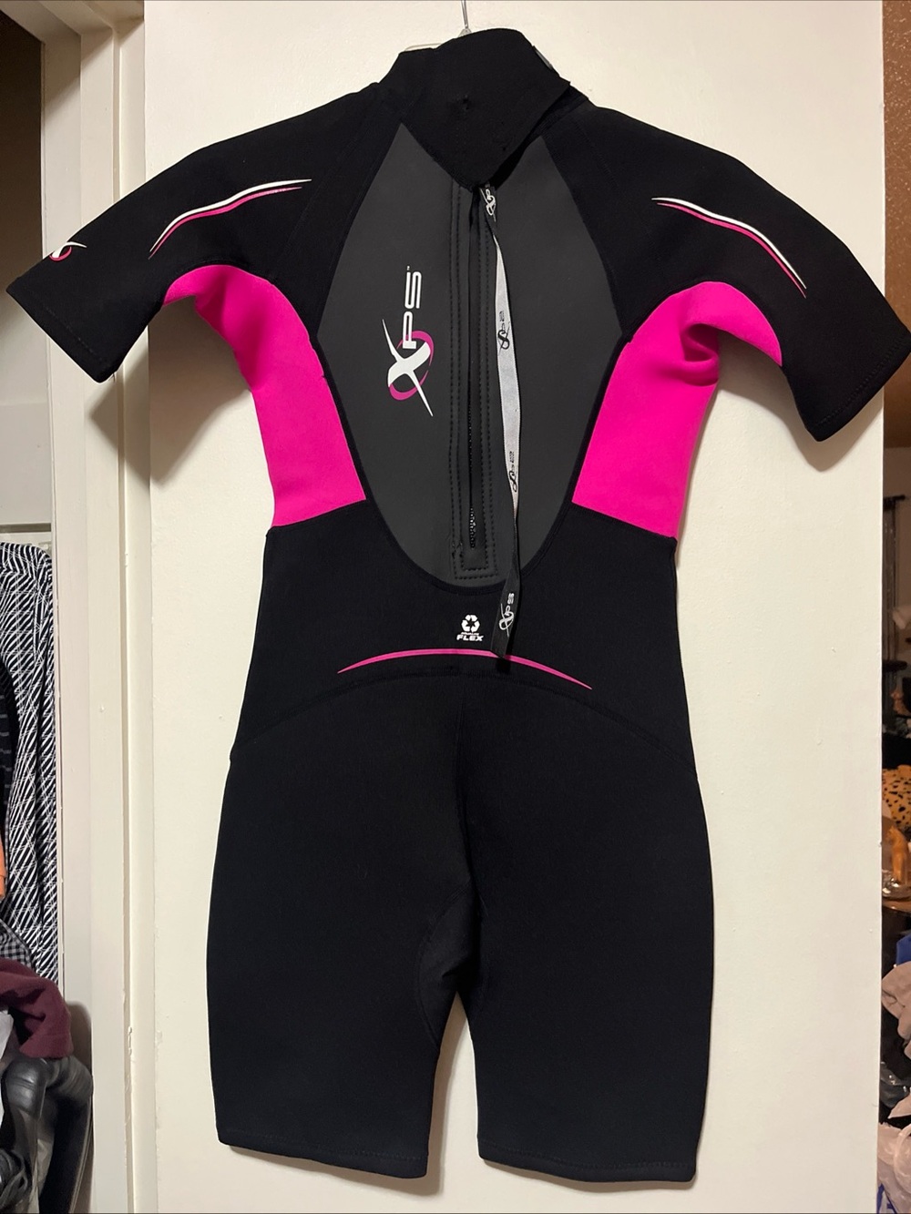 XPS Women’s Shorty Wetsuit - Black / Pink